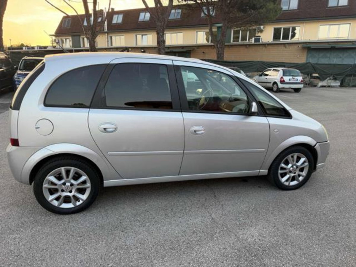 Opel Meriva 1.3 CDTI Cosmo (4)