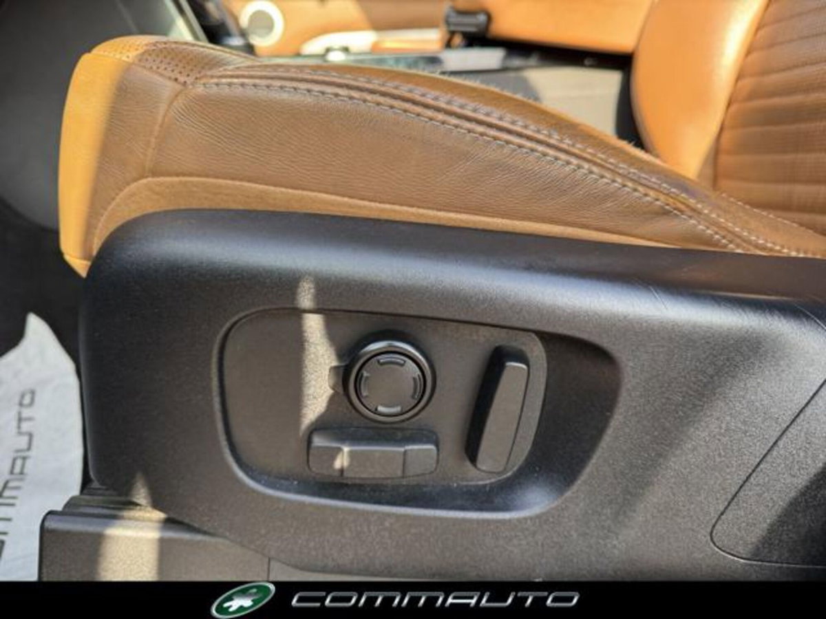 Land Rover Discovery 3.0 TD6 249 CV First Edition (12)