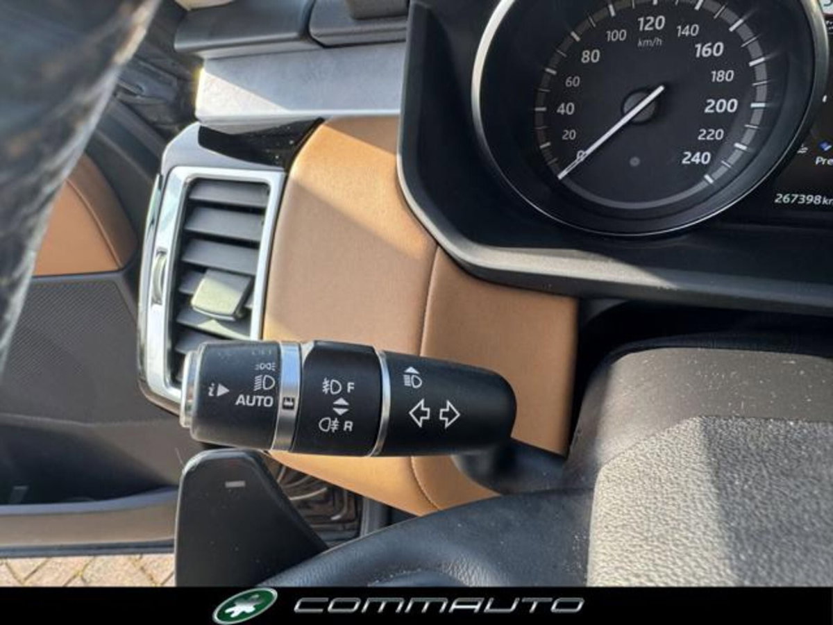 Land Rover Discovery 3.0 TD6 249 CV First Edition (15)