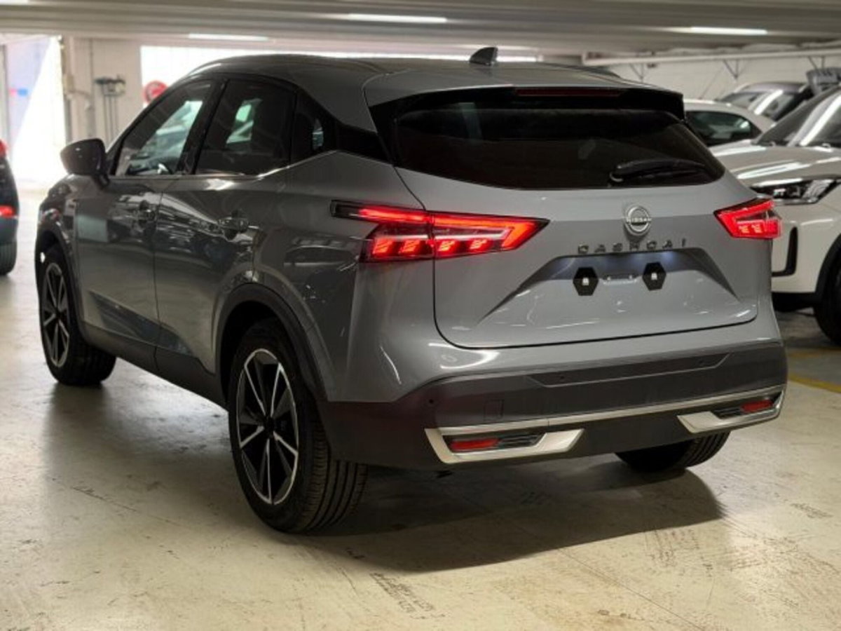 Nissan Qashqai 1.3 mhev Tekna 4wd 158cv xtronic (4)
