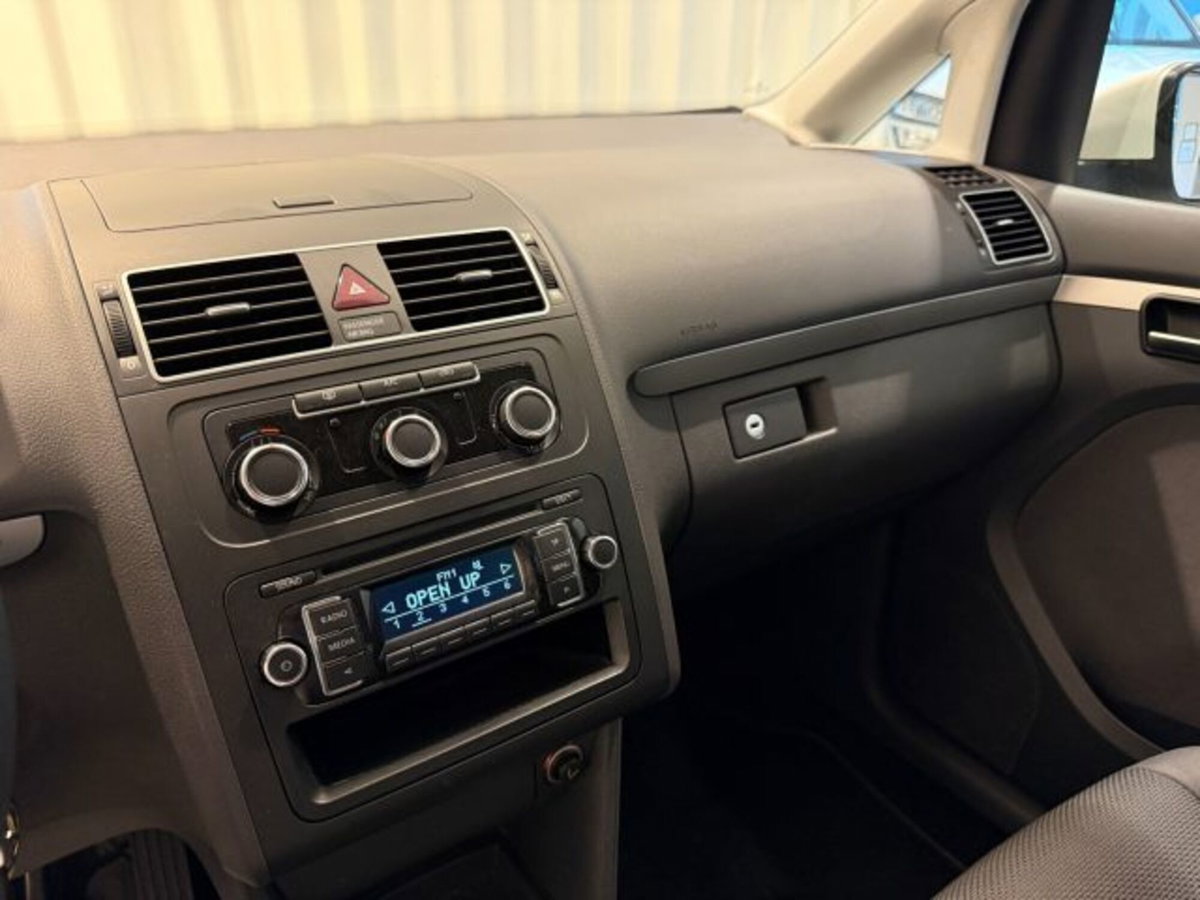 Volkswagen Touran 1.6 TDI Trendline (10)