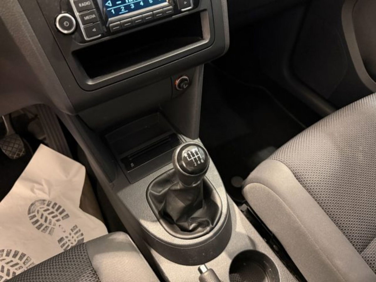 Volkswagen Touran 1.6 TDI Trendline (11)