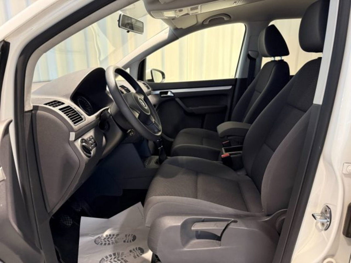 Volkswagen Touran 1.6 TDI Trendline (4)