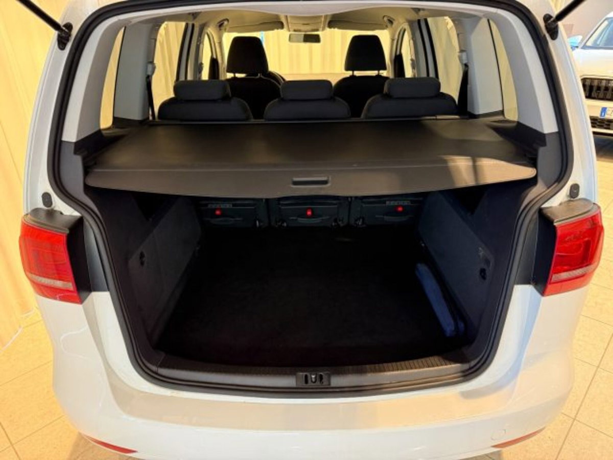 Volkswagen Touran 1.6 TDI Trendline (6)