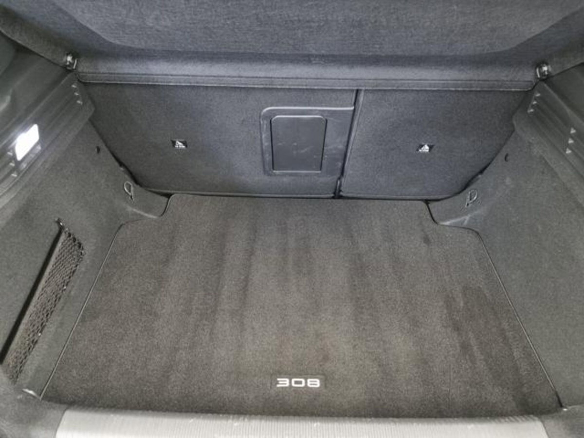 Peugeot 308 PureTech Turbo 130 S&S EAT8 GT (14)