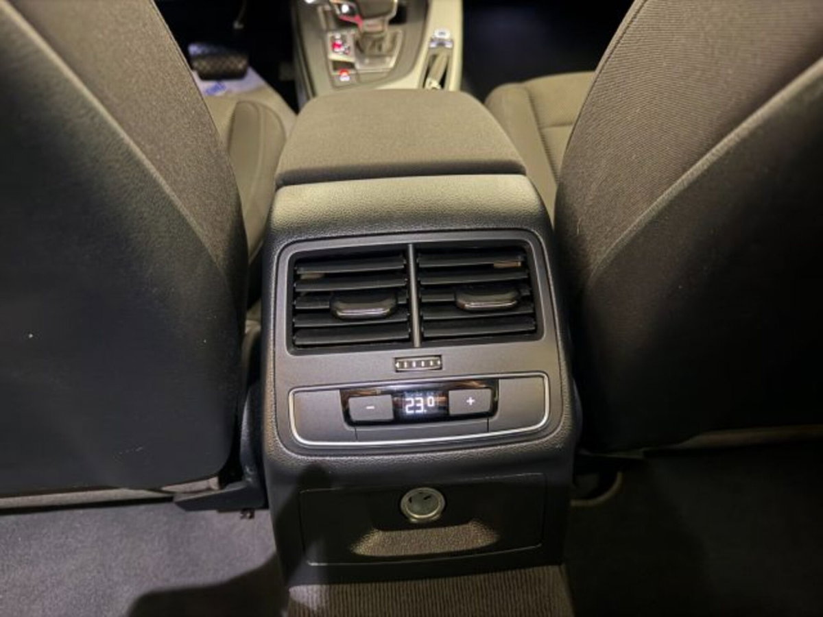 Audi A4 Avant 35 TDI/163 CV S tronic Business Advanced (11)