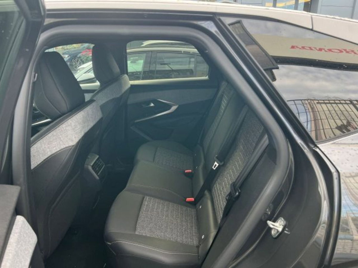 Peugeot 3008 1.2 hybrid Allure 145cv e-dcs6 (11)