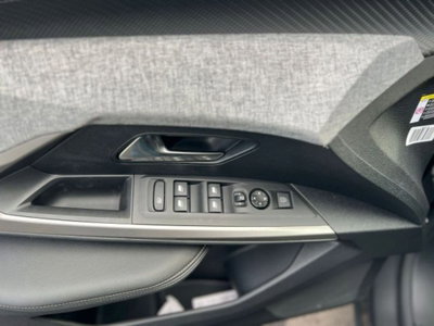 Peugeot 3008 1.2 hybrid Allure 145cv e-dcs6 (6)