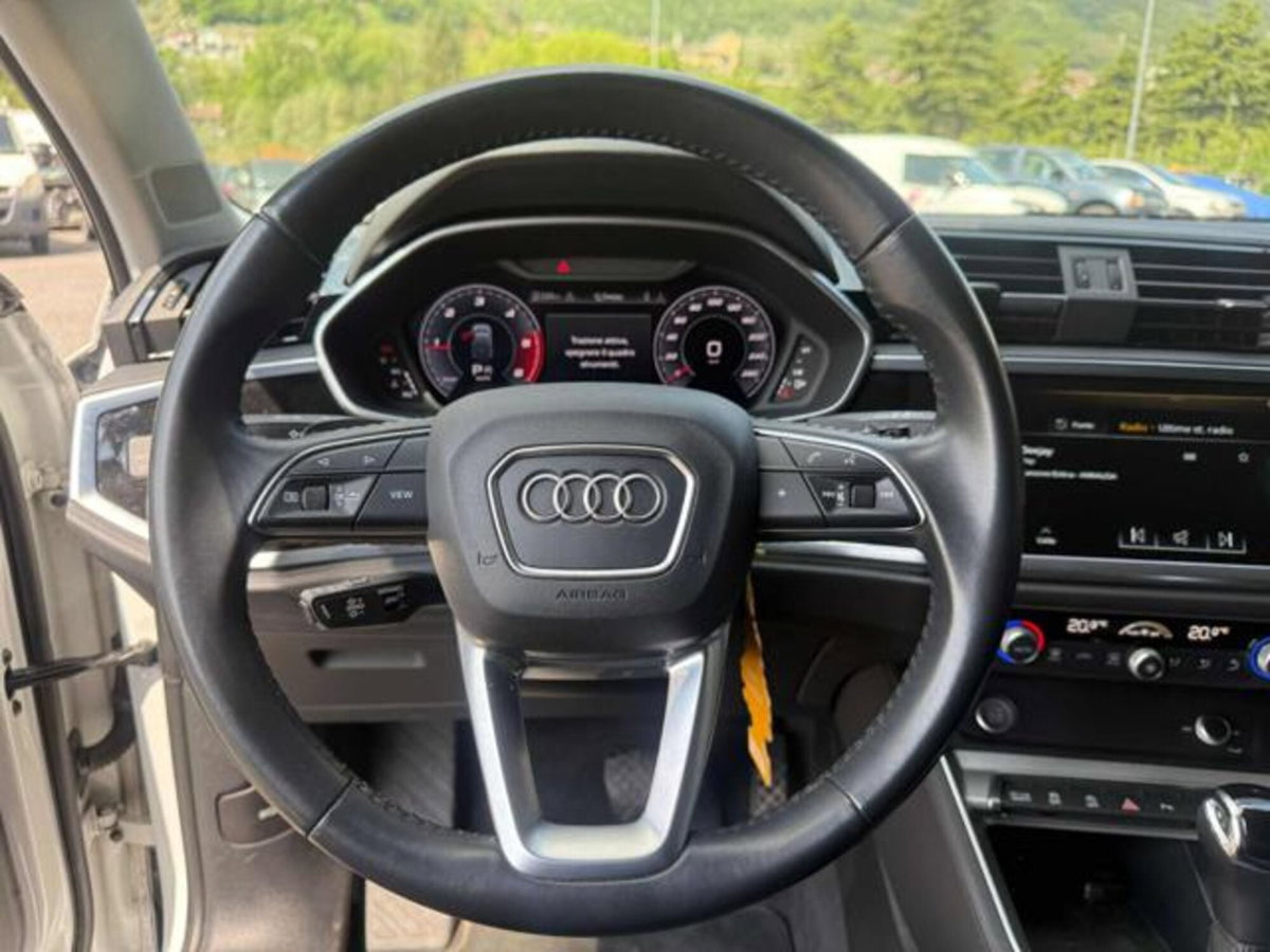 Audi Q3 40 TDI quattro S tronic Business (9)