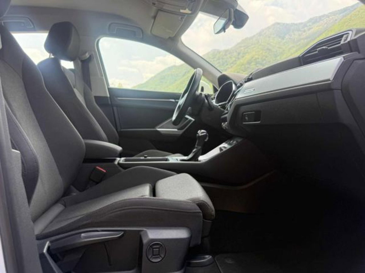 Audi Q3 40 TDI quattro S tronic Business (13)