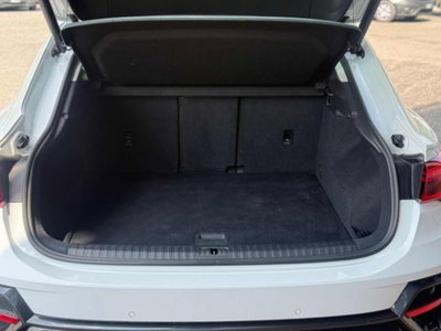 Audi Q3 40 TDI quattro S tronic Business (17)