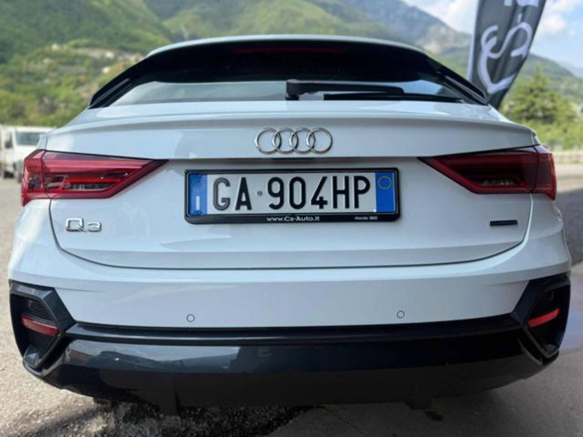Audi Q3 40 TDI quattro S tronic Business (5)