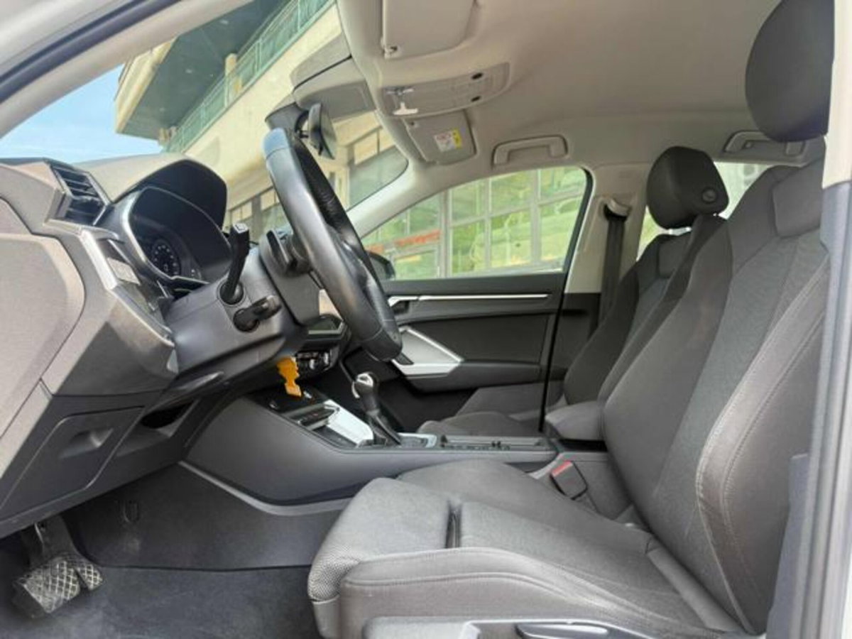 Audi Q3 40 TDI quattro S tronic Business (7)