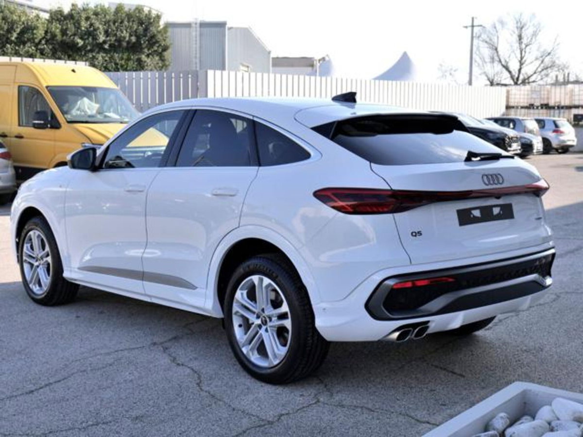 Audi Q5 Sportback 2.0 tdi mhev+ Business Advanced quattro 204cv s-tronic (3)