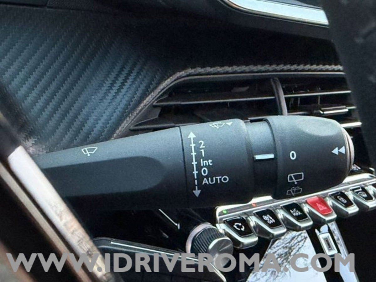 Peugeot 2008 PureTech 100 S&S Allure (14)