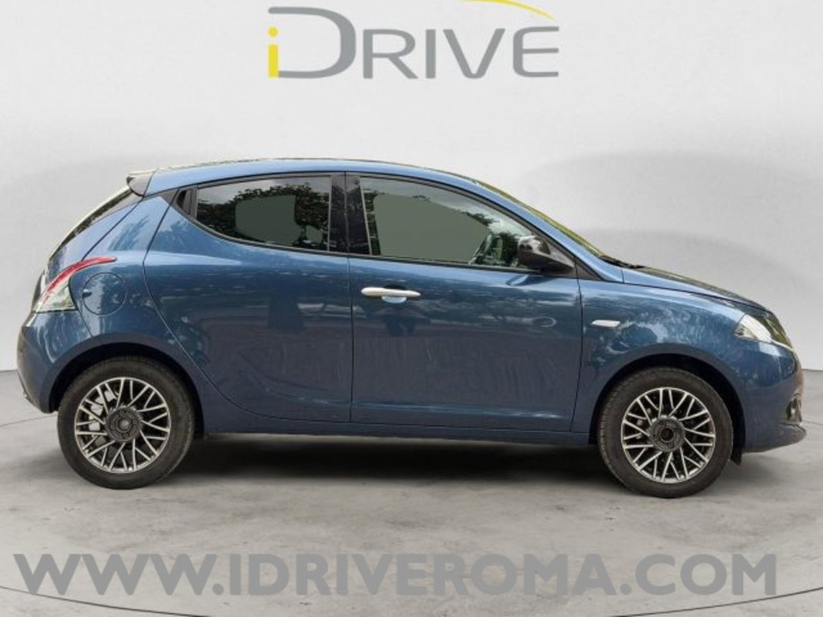 Lancia Ypsilon 1.0 FireFly 5 porte S&S Hybrid Gold Plus (5)