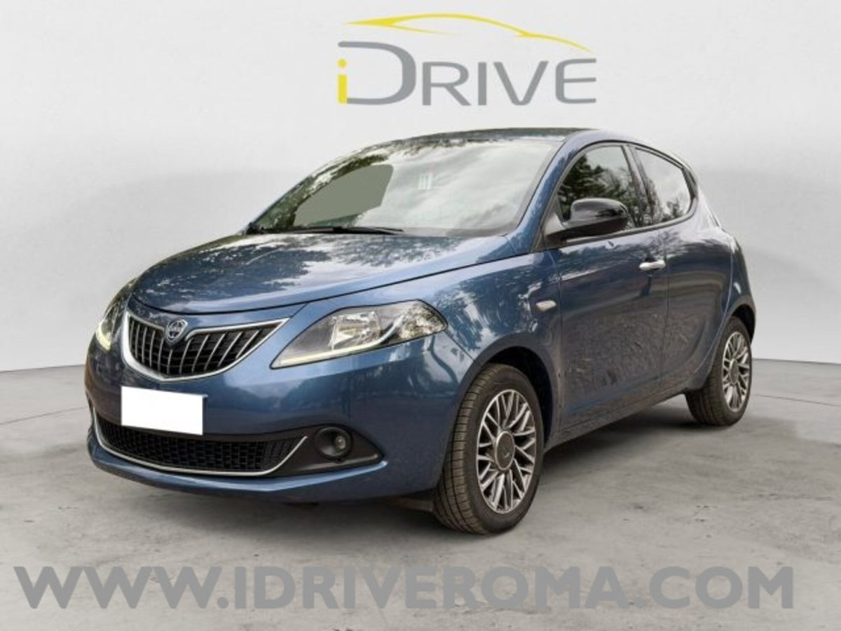 Lancia Ypsilon 1.0 FireFly 5 porte S&S Hybrid Gold Plus (2)