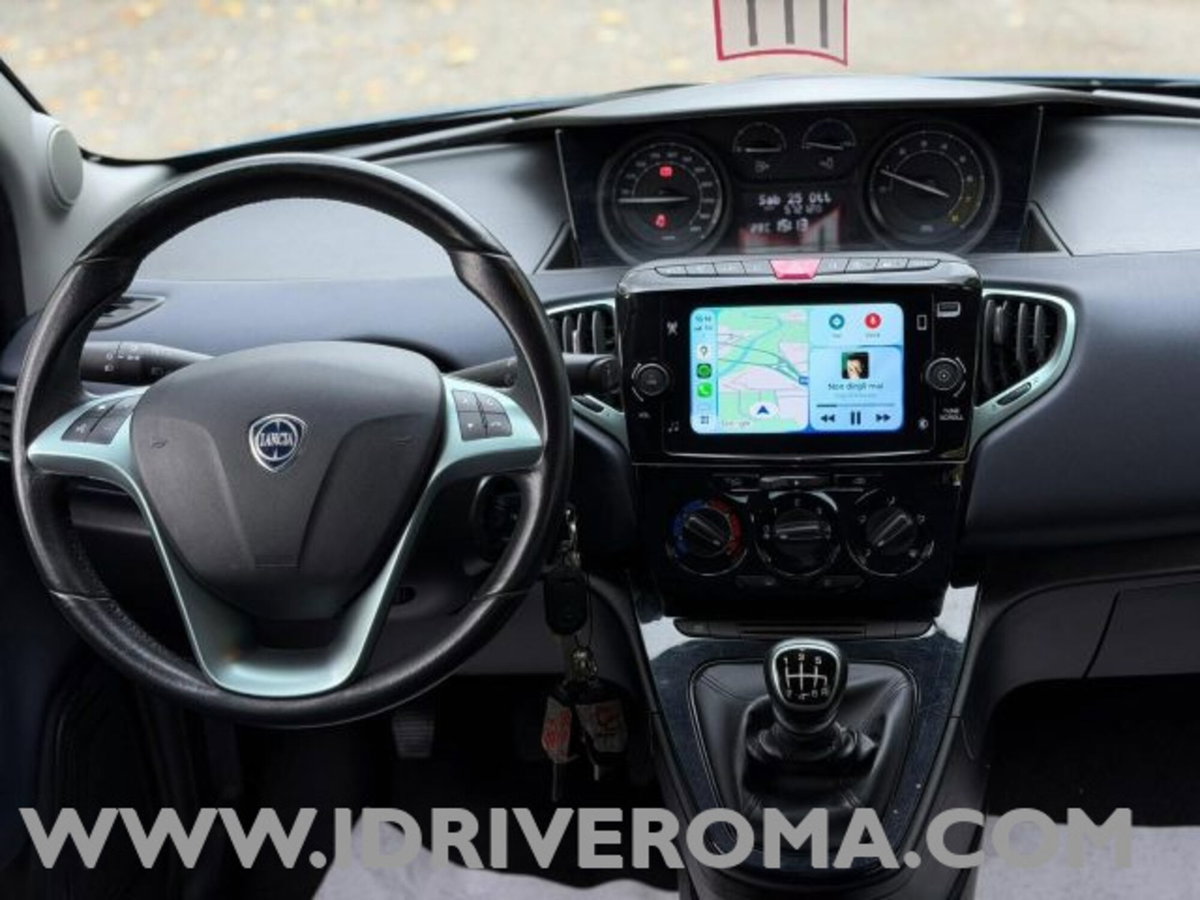 Lancia Ypsilon 1.0 FireFly 5 porte S&S Hybrid Gold Plus (9)