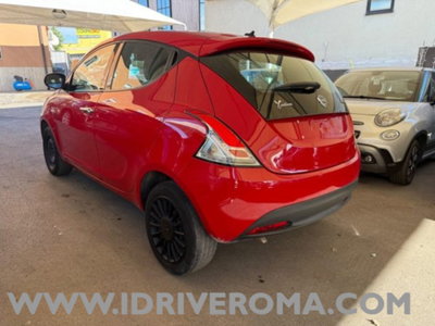 Lancia Ypsilon 1.0 FireFly 5 porte S&S Hybrid Ecochic Silver (4)