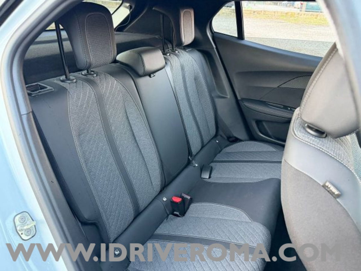 Peugeot 2008 PureTech 100 S&S Allure (10)