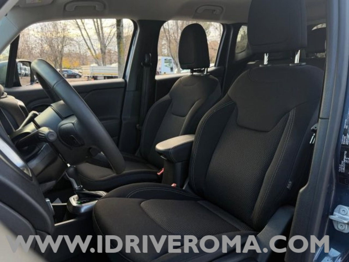 Jeep Renegade 1.3 T4 190CV PHEV 4xe AT6 Limited (12)