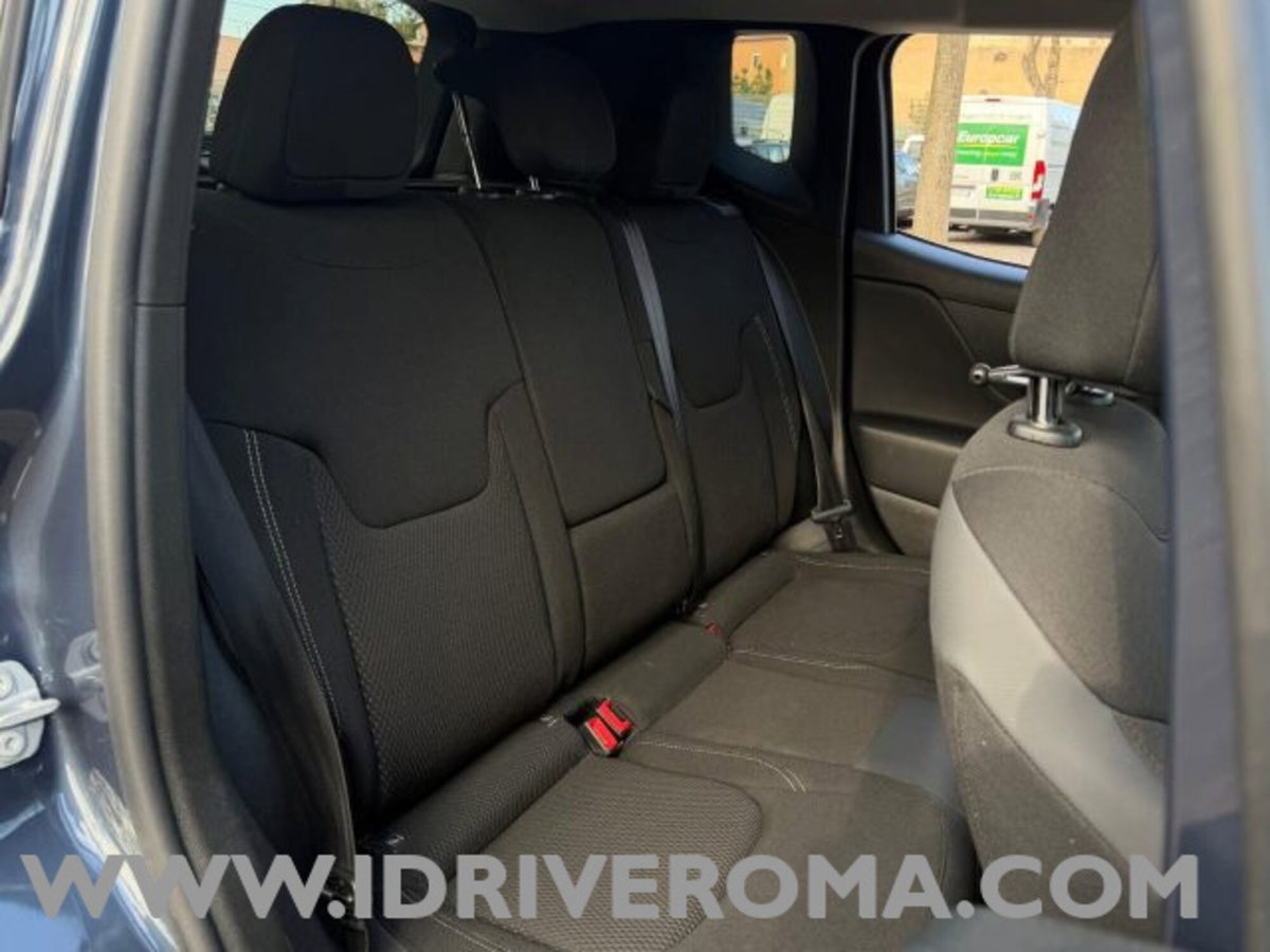 Jeep Renegade 1.3 T4 190CV PHEV 4xe AT6 Limited (13)