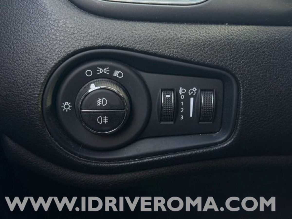Jeep Renegade 1.3 T4 190CV PHEV 4xe AT6 Limited (14)