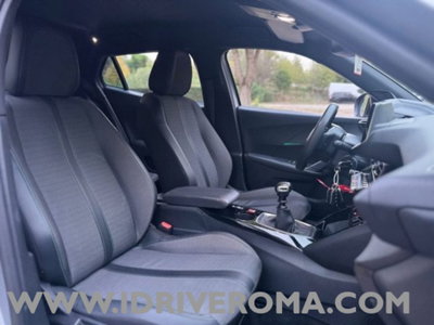 Peugeot 2008 PureTech 100 S&S Allure (11)