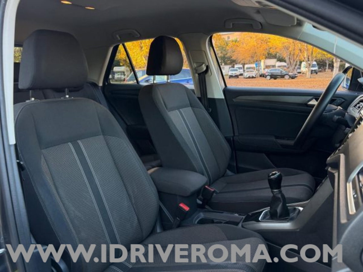 Volkswagen T-Roc 1.0 tsi Edition 110cv (10)