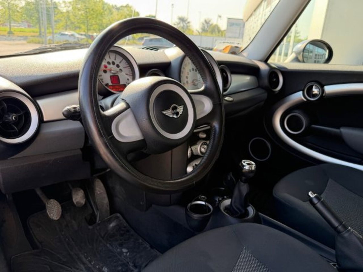 MINI Mini 1.4 16V One (55kW) (11)