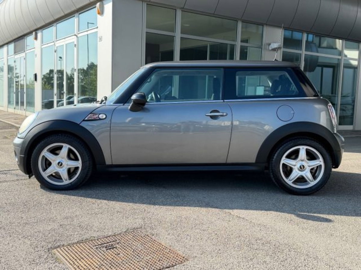 MINI Mini 1.4 16V One (55kW) (8)