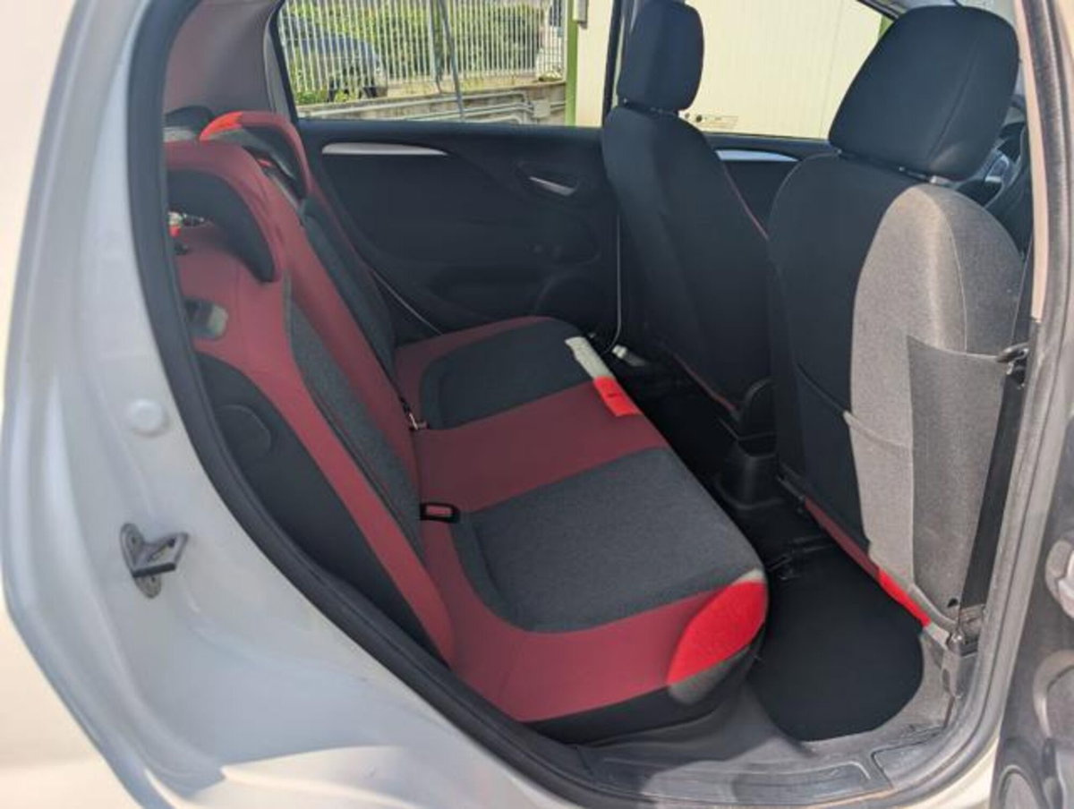 Fiat Punto 1.4 S&S 8V Dualogic 5 porte Lounge (13)
