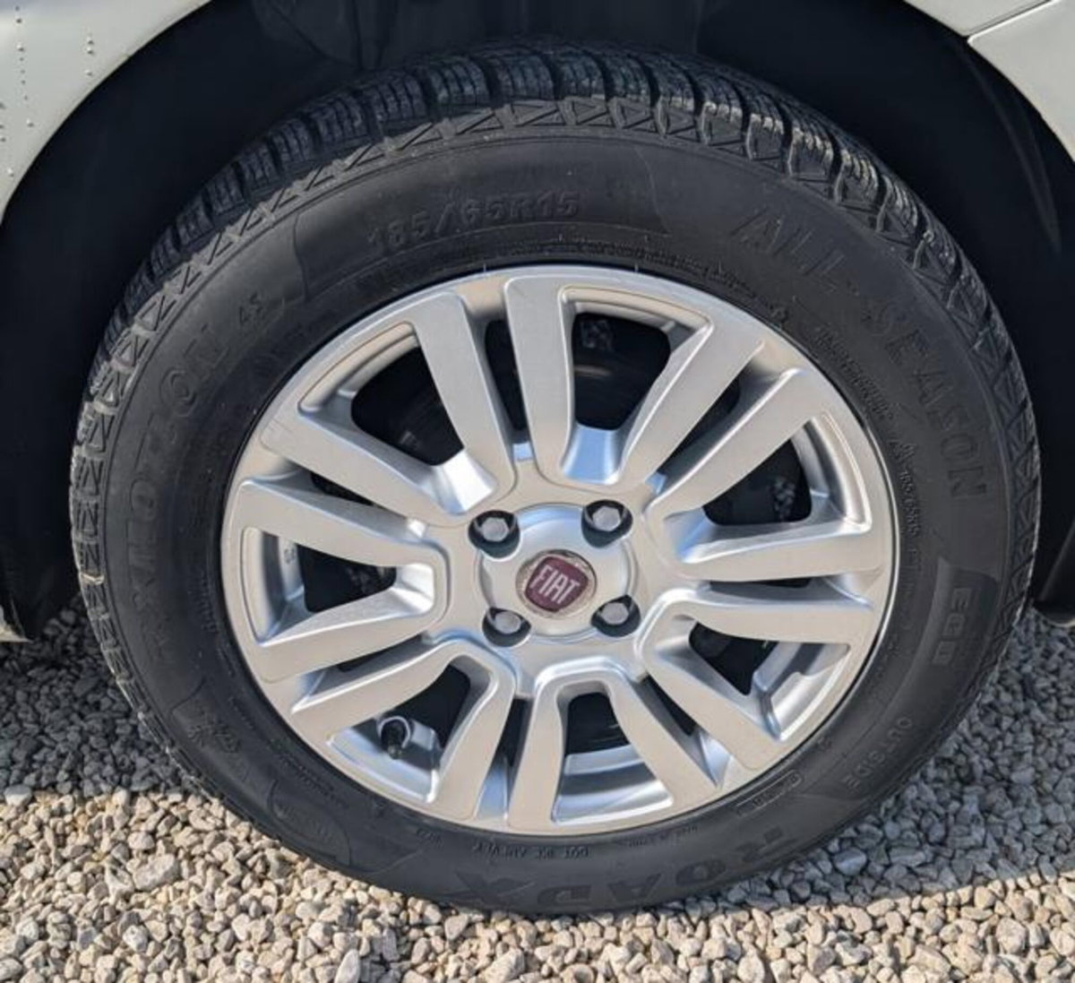 Fiat Punto 1.4 S&S 8V Dualogic 5 porte Lounge (15)