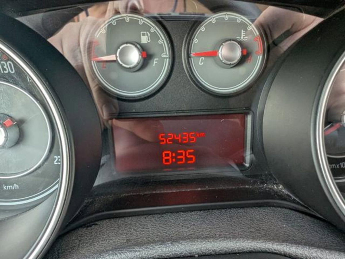 Fiat Punto 1.4 S&S 8V Dualogic 5 porte Lounge (16)