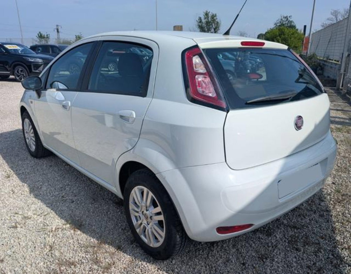 Fiat Punto 1.4 S&S 8V Dualogic 5 porte Lounge (3)