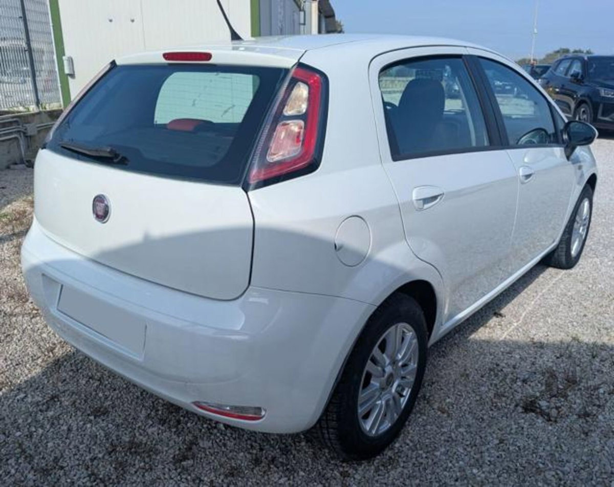 Fiat Punto 1.4 S&S 8V Dualogic 5 porte Lounge (4)