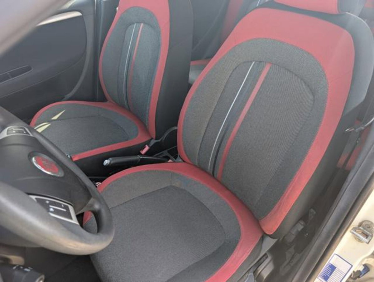Fiat Punto 1.4 S&S 8V Dualogic 5 porte Lounge (6)