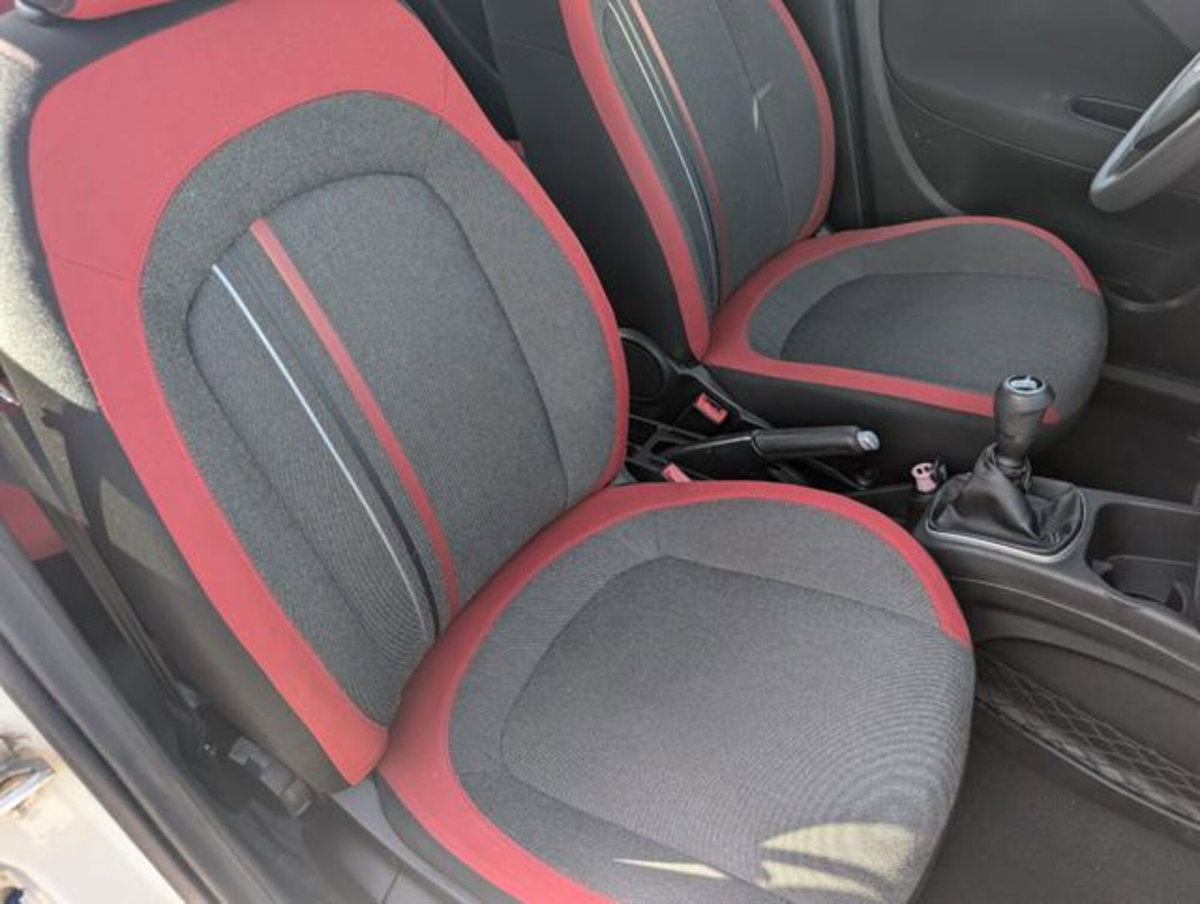 Fiat Punto 1.4 S&S 8V Dualogic 5 porte Lounge (8)