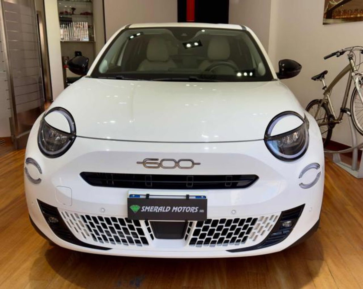 Fiat 600 1.2 hybrid La Prima 110cv auto (2)