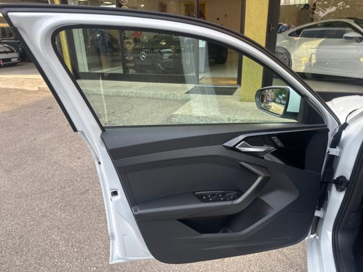 Audi A1 Sportback Sportback 25 1.0 tfsi Business (14)
