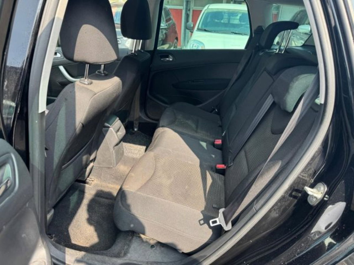 Peugeot 308 SW 1.6 8V e-HDi 115CV Stop&Start Sport (15)