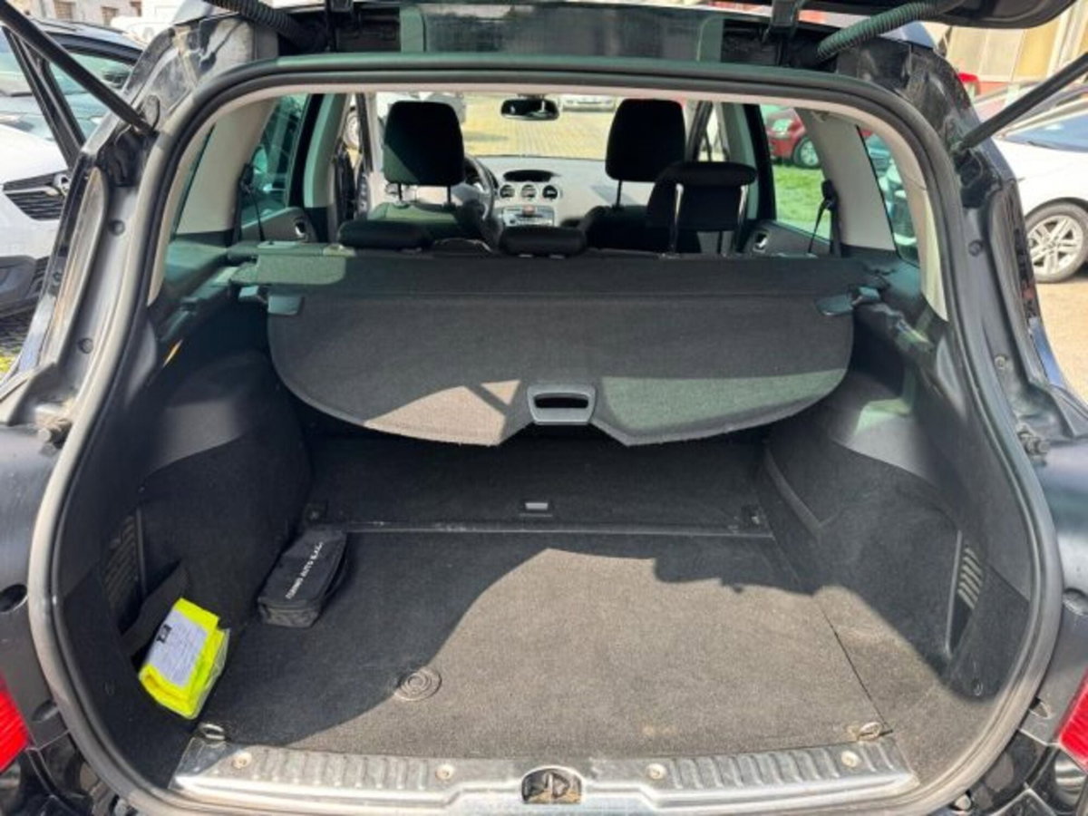 Peugeot 308 SW 1.6 8V e-HDi 115CV Stop&Start Sport (19)