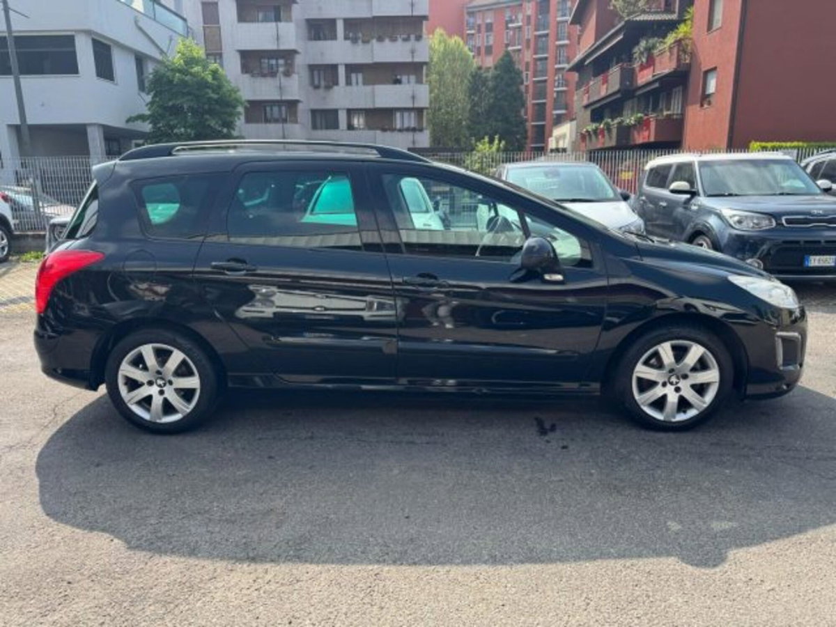 Peugeot 308 SW 1.6 8V e-HDi 115CV Stop&Start Sport (2)