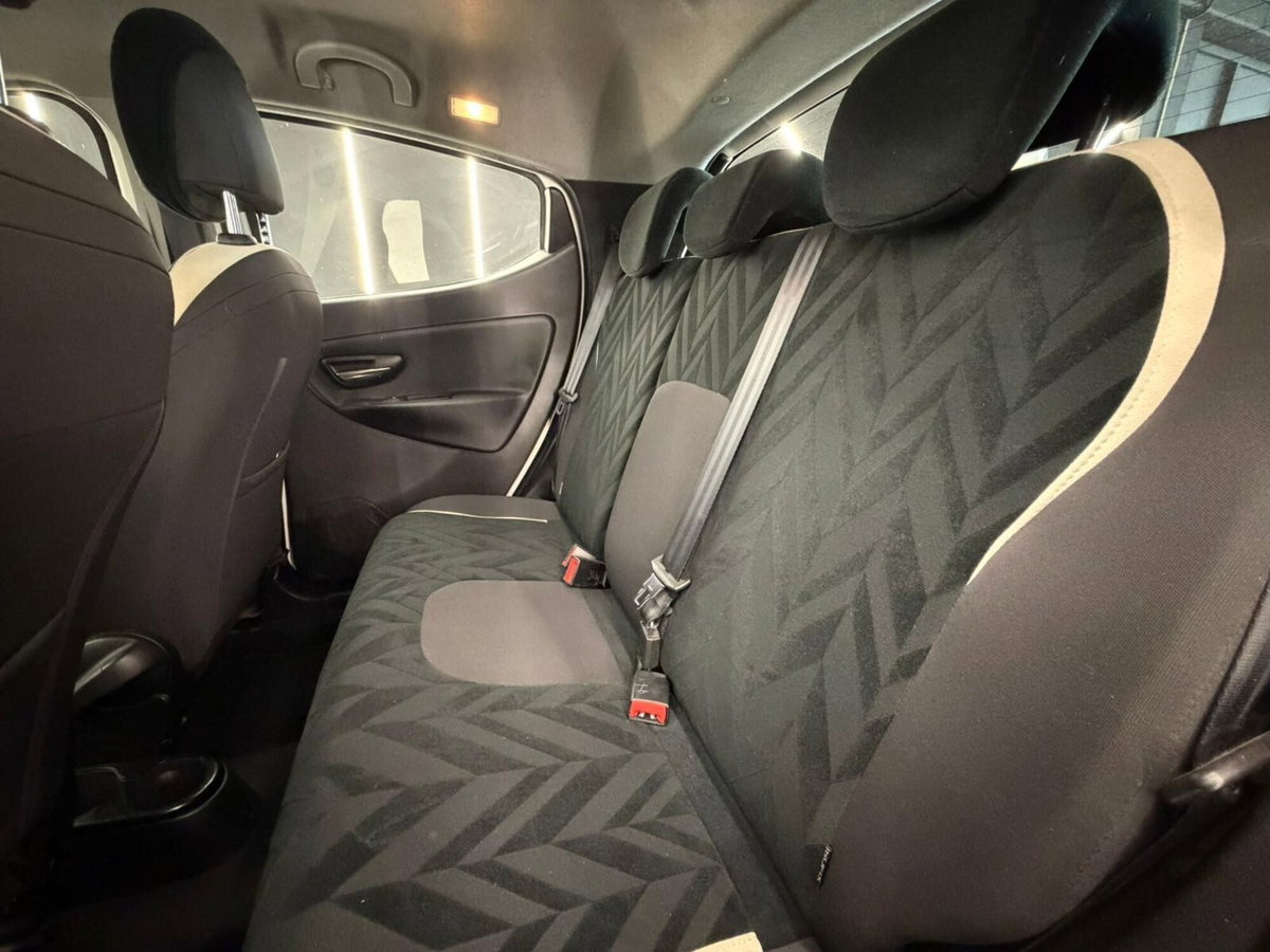 Lancia Ypsilon 1.3 MJT 16V 95 CV 5 porte S&S Silver (10)