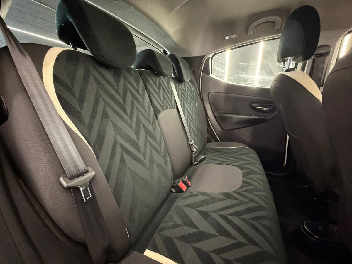 Lancia Ypsilon 1.3 MJT 16V 95 CV 5 porte S&S Silver (12)