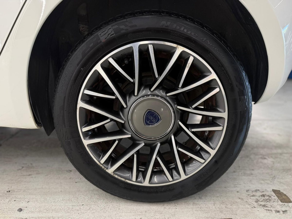 Lancia Ypsilon 1.3 MJT 16V 95 CV 5 porte S&S Silver (7)