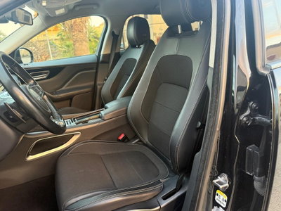 Jaguar F-Pace 2.0 D 180 CV AWD R-Sport (7)