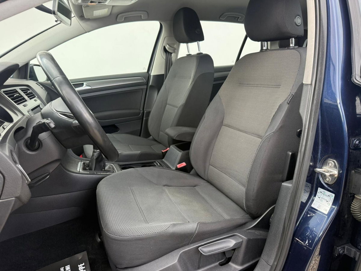 Volkswagen Golf 1.6 TDI DPF 5p. Comfortline (11)