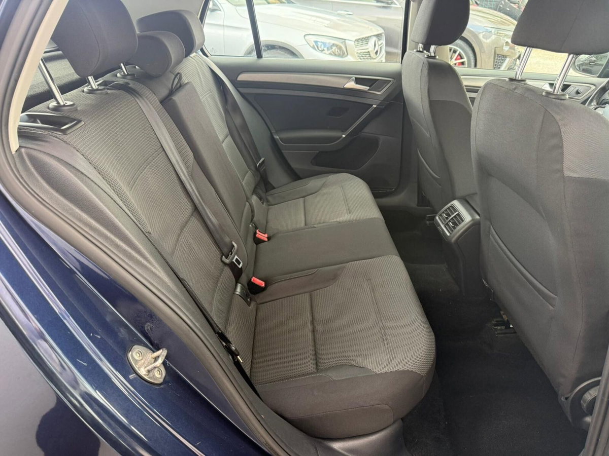 Volkswagen Golf 1.6 TDI DPF 5p. Comfortline (20)