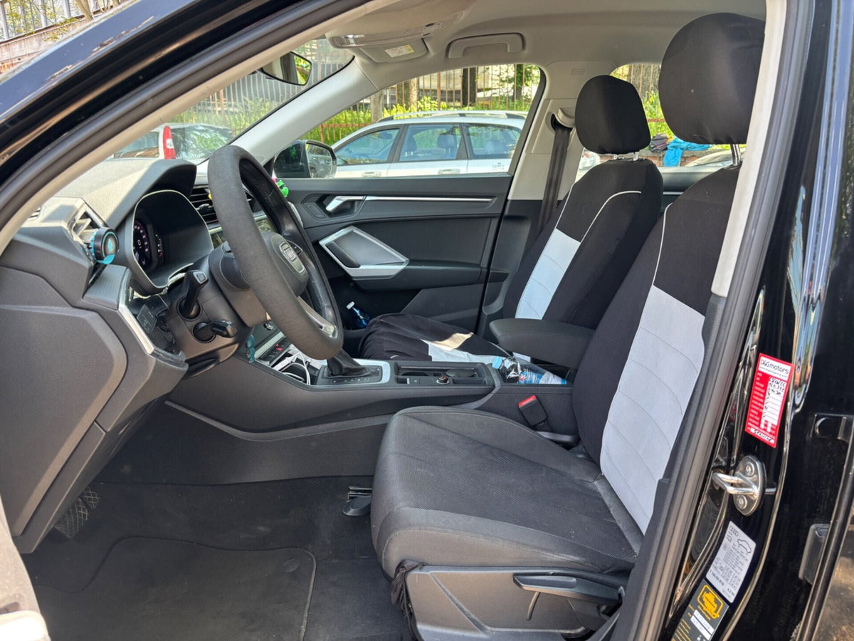 Audi Q3 40 TDI quattro S tronic Business (10)
